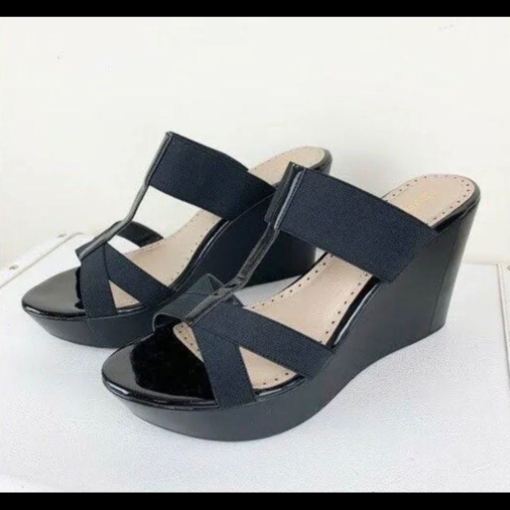 LIKE NEW CHARLES by Charles David Black & Patent Slip On Wedge Sandal Size 8